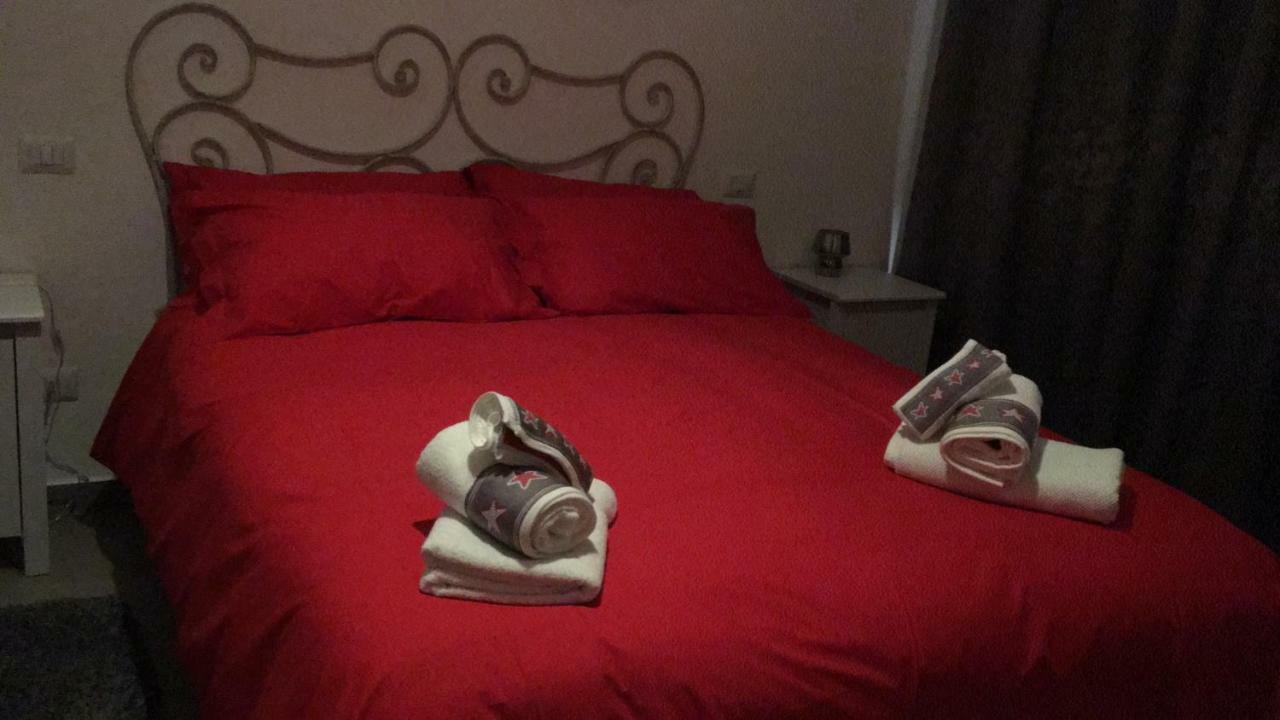 Casa Vacanza "Al Vicolo Delle Colonne" Salerno Exteriör bild