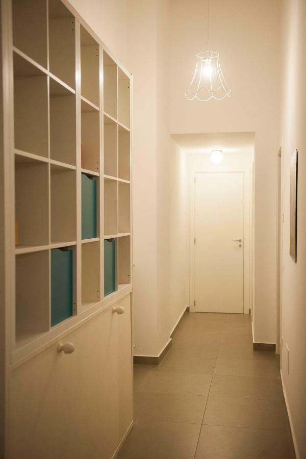 Casa Vacanza "Al Vicolo Delle Colonne" Salerno Exteriör bild