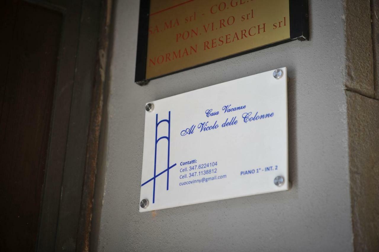 Casa Vacanza "Al Vicolo Delle Colonne" Salerno Exteriör bild