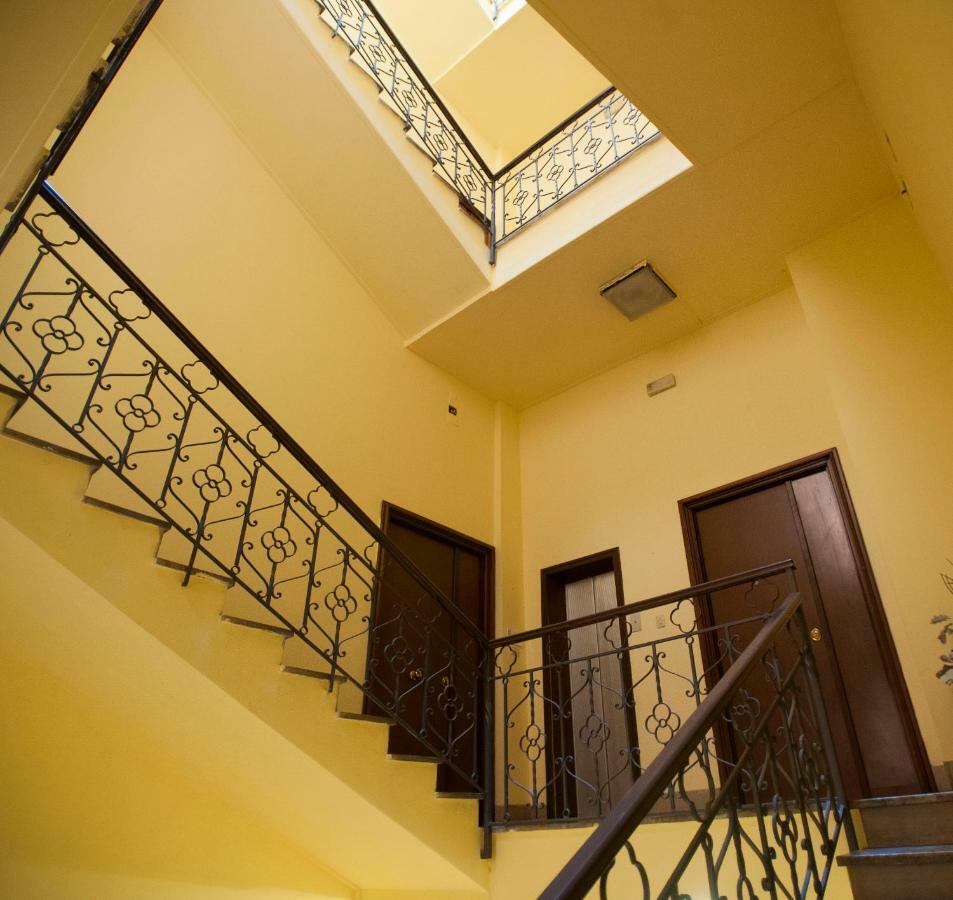 Casa Vacanza "Al Vicolo Delle Colonne" Salerno Exteriör bild