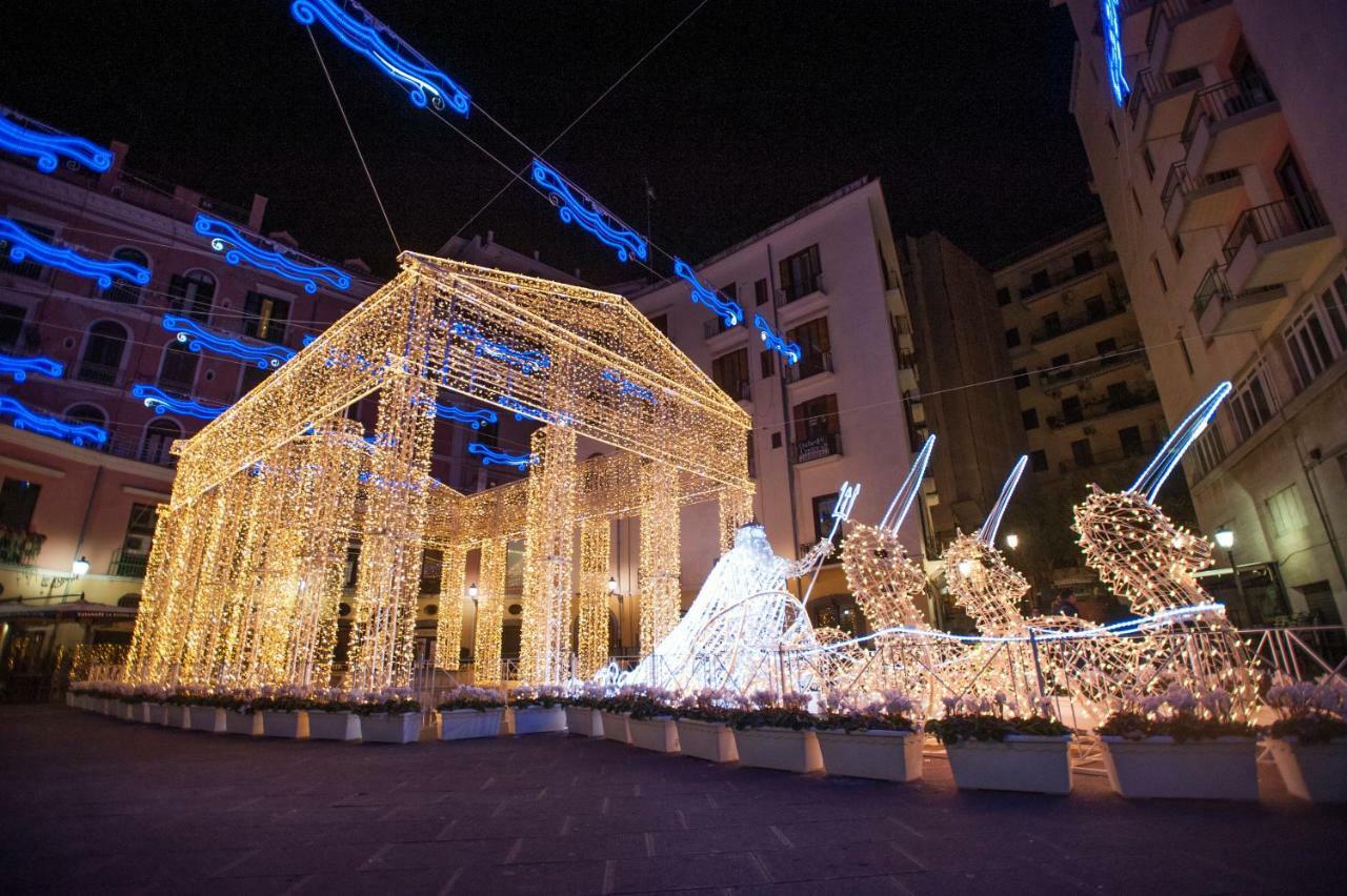 Casa Vacanza "Al Vicolo Delle Colonne" Salerno Exteriör bild