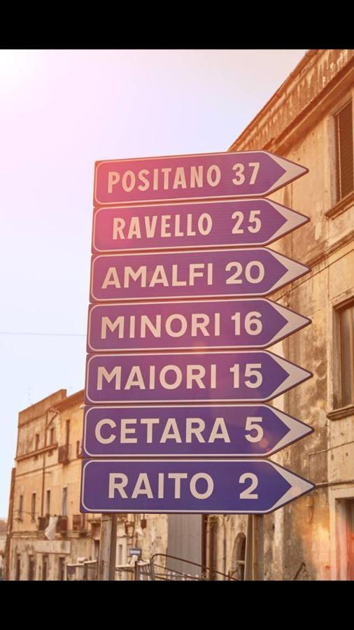 Casa Vacanza "Al Vicolo Delle Colonne" Salerno Exteriör bild
