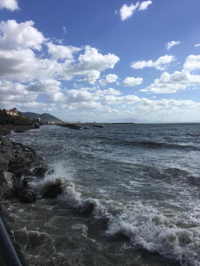 Casa Vacanza "Al Vicolo Delle Colonne" Salerno Exteriör bild